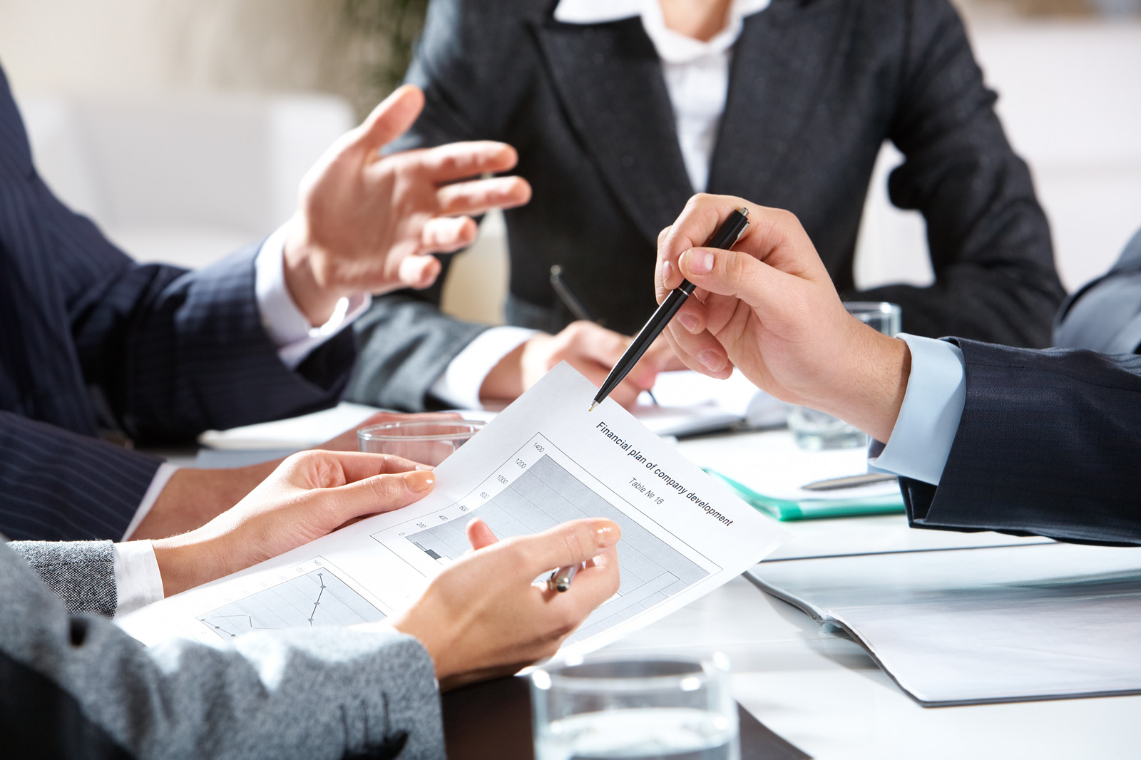 Qual é a importância da elaboração de um planejamento estratégico de negócios?
