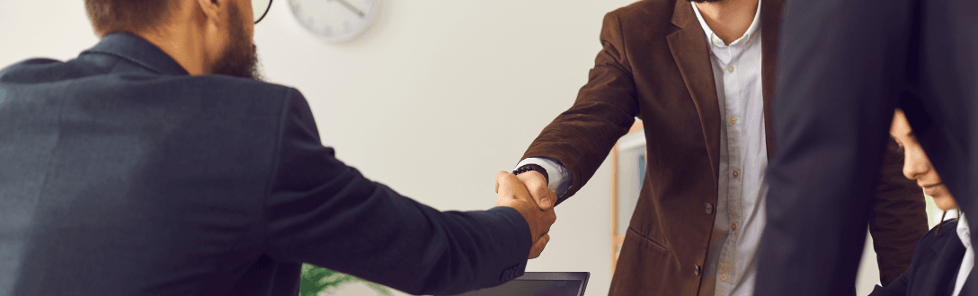 Como conseguir os primeiros clientes prestando serviços?