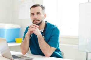 Sou médico em SP: É obrigatório ter contador no Simples Nacional?