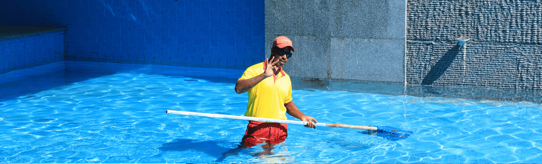 CNAE 8129-0/00 – Piscineiro independente: pode ser MEI? quanto paga e quando desenquadrar do MEI