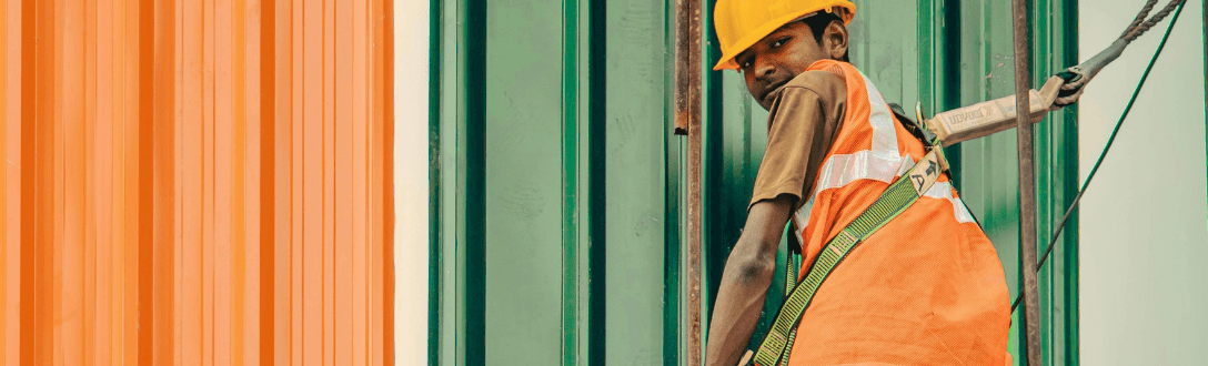 CNAE 7732-2/02 – Aluguel de andaimes e plataformas de trabalho: Simples Nacional, MEI e abertura de empresa