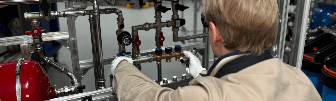 CNAE 3321-0/00 – Instalação de máquinas e equipamentos industriais: Simples Nacional, MEI e abertura de empresa