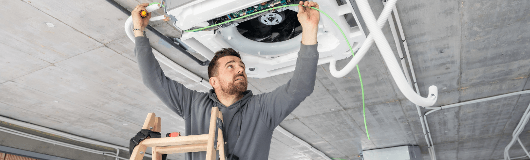 CNAE 4322-3/02 – Instalação e manutenção de sistemas centrais de ar condicionado, de ventilação e refrigeração: Simples Nacional, MEI e abertura de empresa