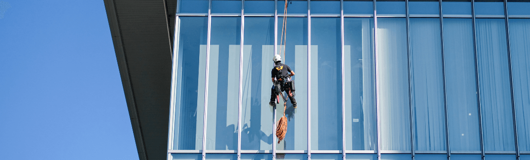 CNAE 8121-4/00 – Limpeza em prédios e em domicílios: Simples Nacional e abertura de empresa