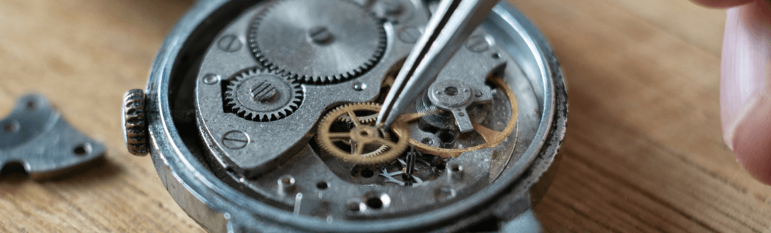 CNAE 9529-1/03 – Reparação de relógios: Simples Nacional, MEI e abertura de empresa