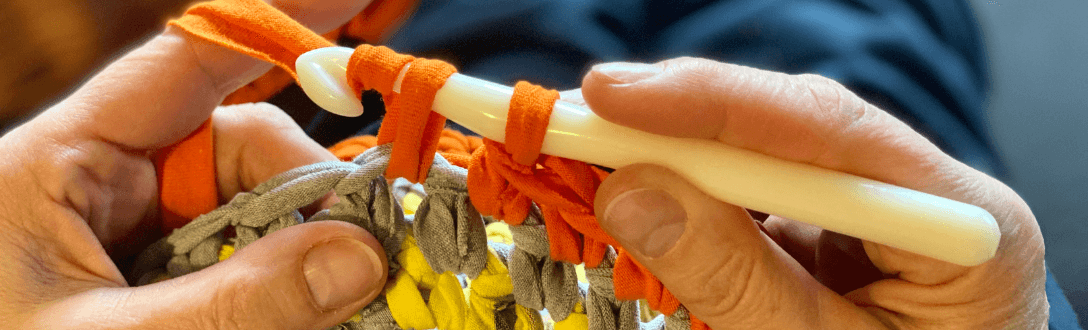CNAE 1422-3/00 – Crocheteiro: pode ser MEI? quanto paga e quando desenquadrar do MEI