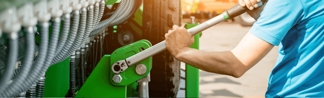 CNAE 3314-7/11 – Manutenção e reparação de máquinas e equipamentos para agricultura e pecuária: pode ser MEI? quanto paga e quando desenquadrar do MEI