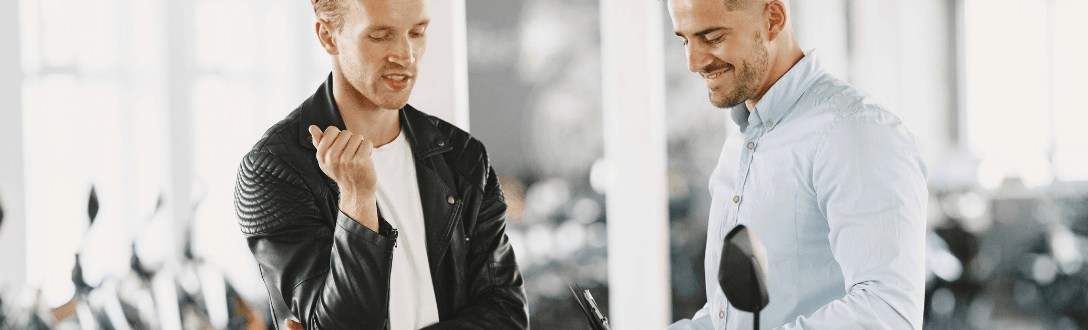 CNAE 4542-1/01 – Representantes comerciais e agentes do comércio de motocicletas e motonetas, peças e acessórios: enquadramento no Simples Nacional, Fator R e como abrir seu CNPJ Introdução