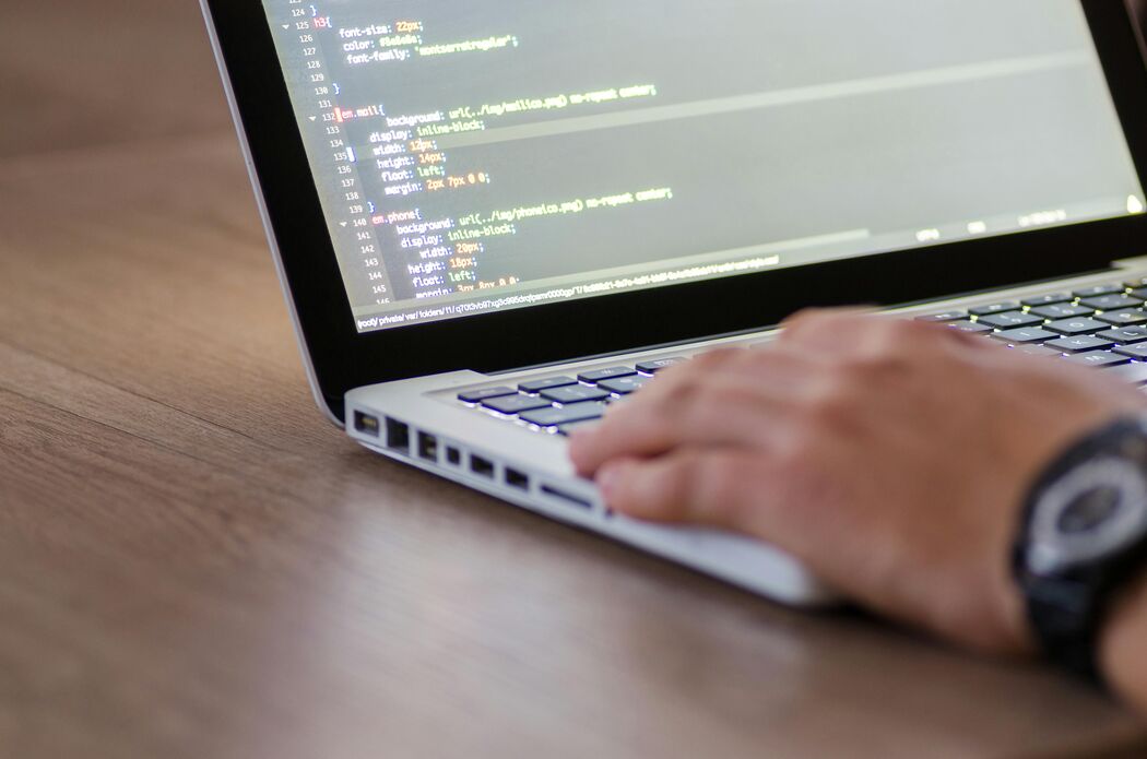 CNAE 6202-3/00 – Desenvolvimento e licenciamento de programas de computador customizáveis: saiba como abrir sua empresa com o enquadramento correto