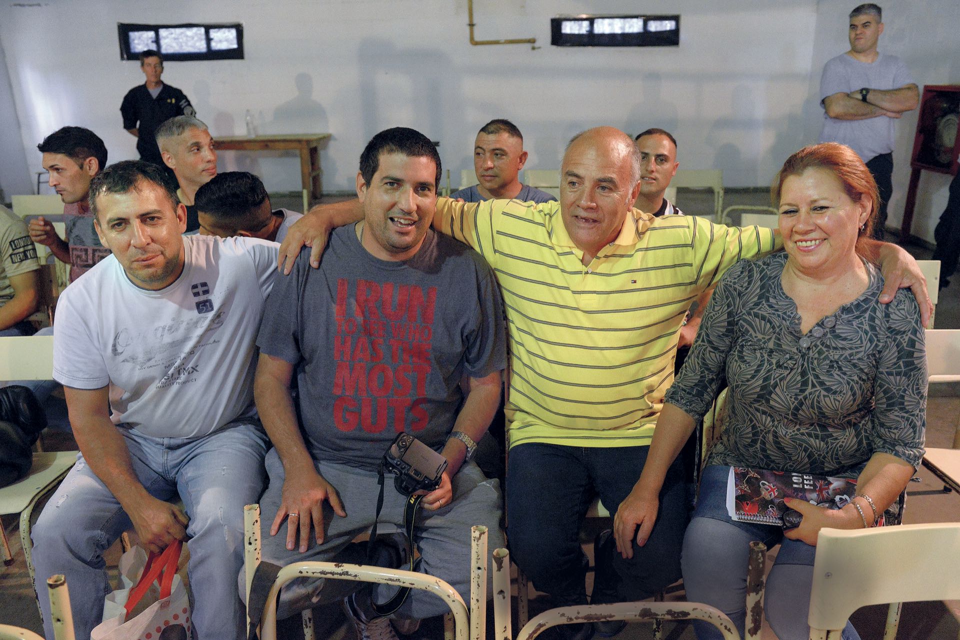 En la cárcel de Urdampilleta, pugilistas del taller Forjando Esperanzas de la prisión compitieron con boxeadores de La Matanza y Bolívar. Luis Valor fue uno de los espectadores junto a Nancy, su mujer, Mario Valor –sobrino– y Gabriel Santucho, vinculados al deporte de los puños.