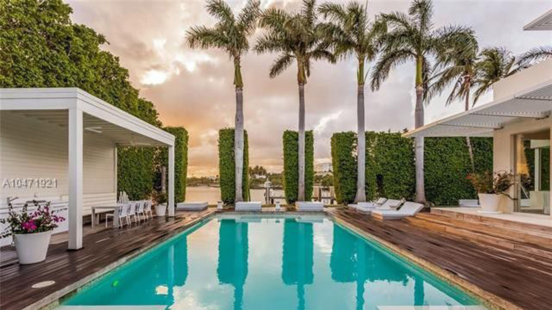 La casa tiene una espectacular vista al mar.