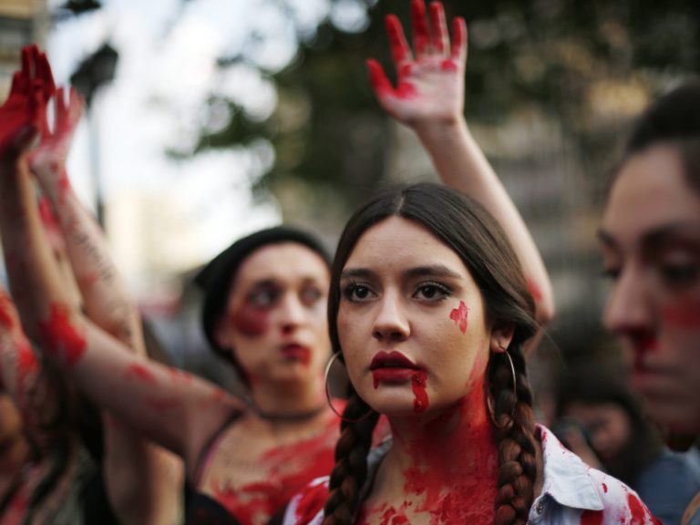 Intelectuais e ativistas feministas publicam chamado à greve geral das mulheres