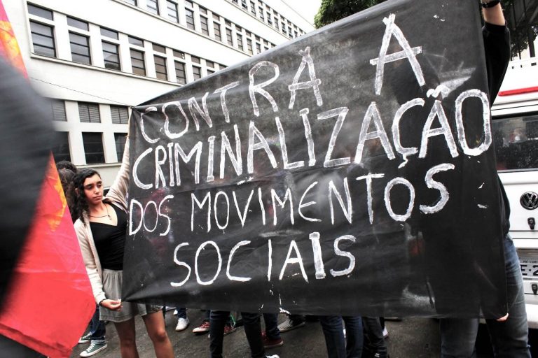 “Democracia e direitos sob ataque - um olhar dos movimentos sociais”
