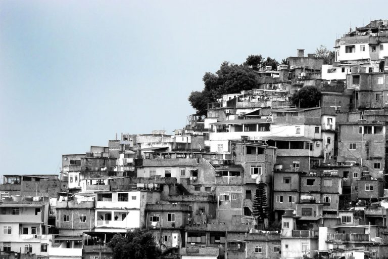 Para Que e Para Quem Servem as Pesquisas Acadêmicas sobre as Favelas?– Uma Nova Epistemologia é Possível!