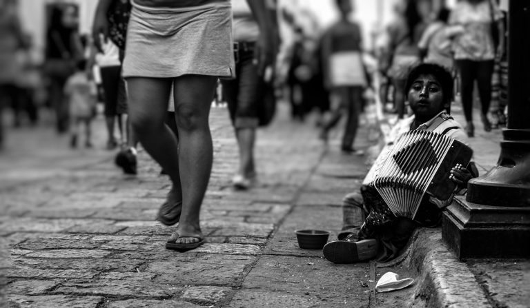 Da violência à pobreza: Desigualdades na América Latina