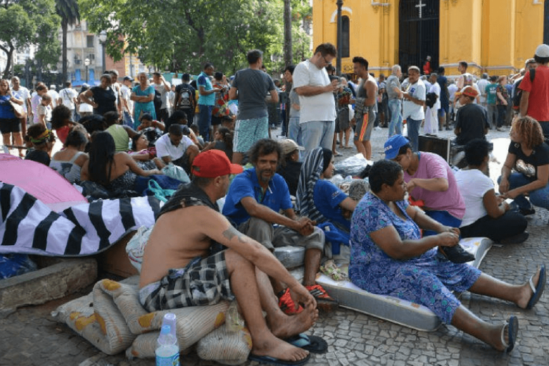 Moradia e movimentos sociais: 'Enquanto morar for privilégio, ocupar é um direito'