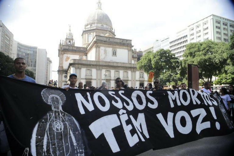 Desde as chacinas da Candelária e Vigário geral, mais de meio milhão de jovens foram assassinados