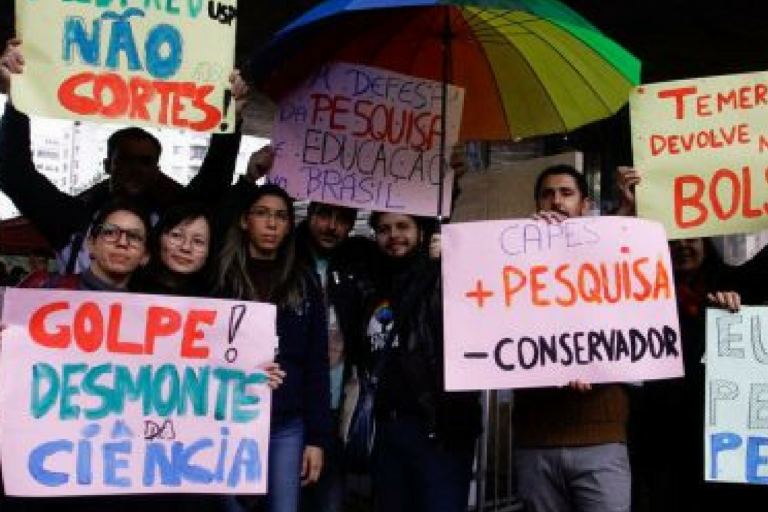 Ameaça à pesquisa científica, atentado contra o futuro