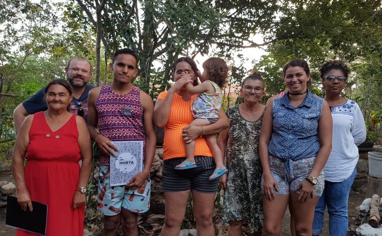 CEBI PE - O campo da Bíblia iluminando o campo da vida: projeto hortas e ervas.