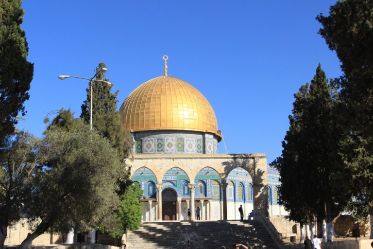 O CMI pede o fim da violência e respeito ao “status quo” dos locais sagrados em Jerusalém