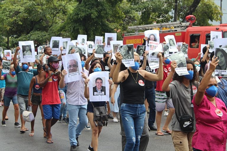 Por vacina, emprego e auxílio: "Fora Bolsonaro" tem 294 atos confirmados