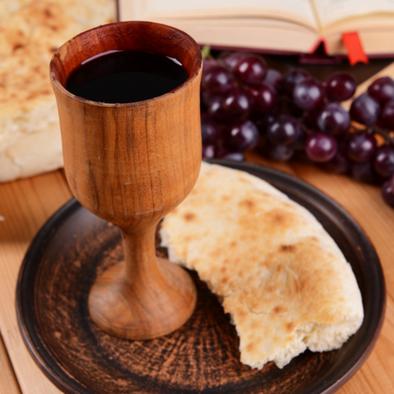 O PÃO DA VIDA, A COMUNHÃO, NOS UNE A CRISTO E AOS IRMÃOS!