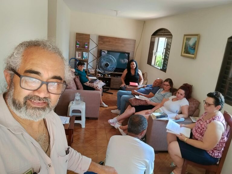 Fazer o que agrada a Deus fazendo a sua vontade: viver e conviver como irmãos e irmãs