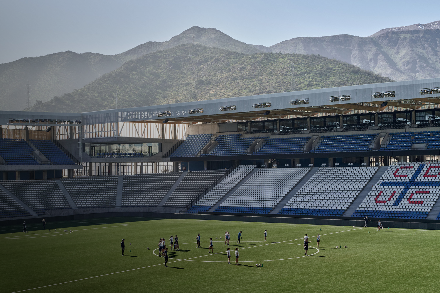 portada-proyecto-de-modernizacion-del-estadio-de-universidad-catolica-idom 11