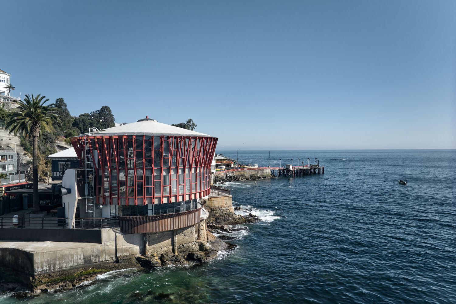 Edificio-faro-instituto-profesional-arcos-valparaiso-maspuntocero-arquitectura 1