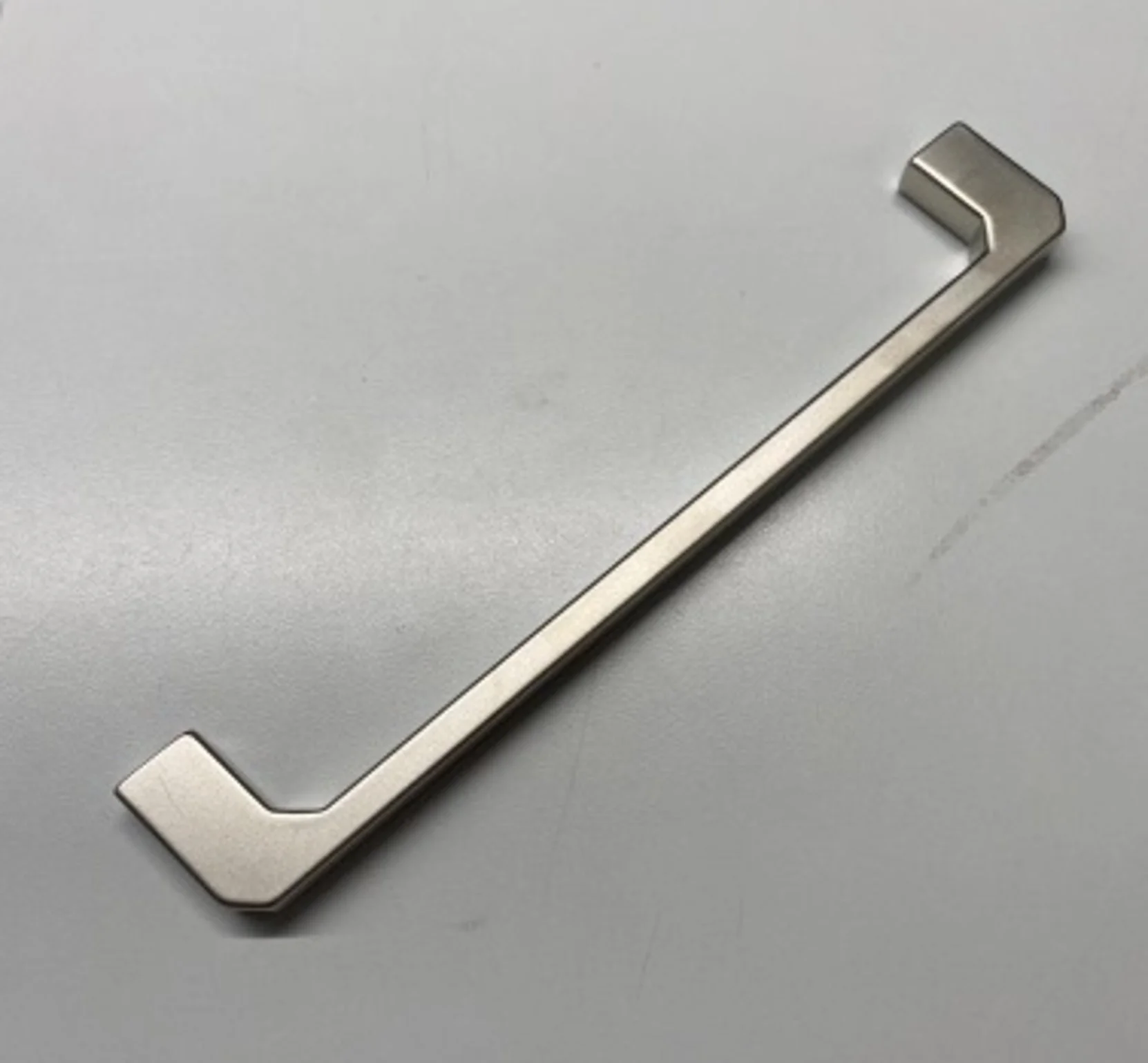 Manilla Landhaus Nickel Satinado 16 cm