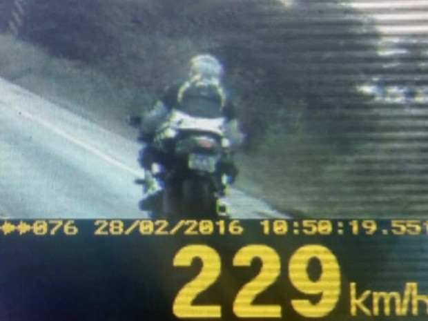 Moto a 229 km por hora em Goiás