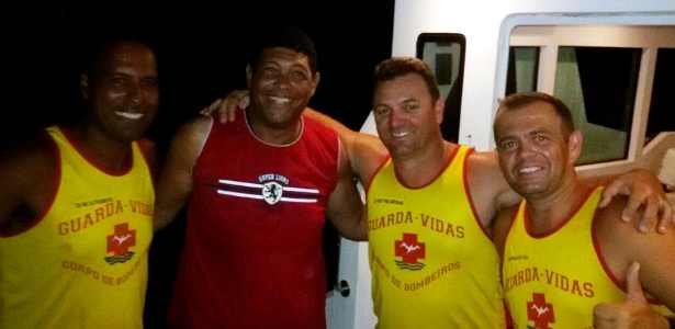 Pastor Valdemiro é socorrido com o barco à deriva no litoral paulista