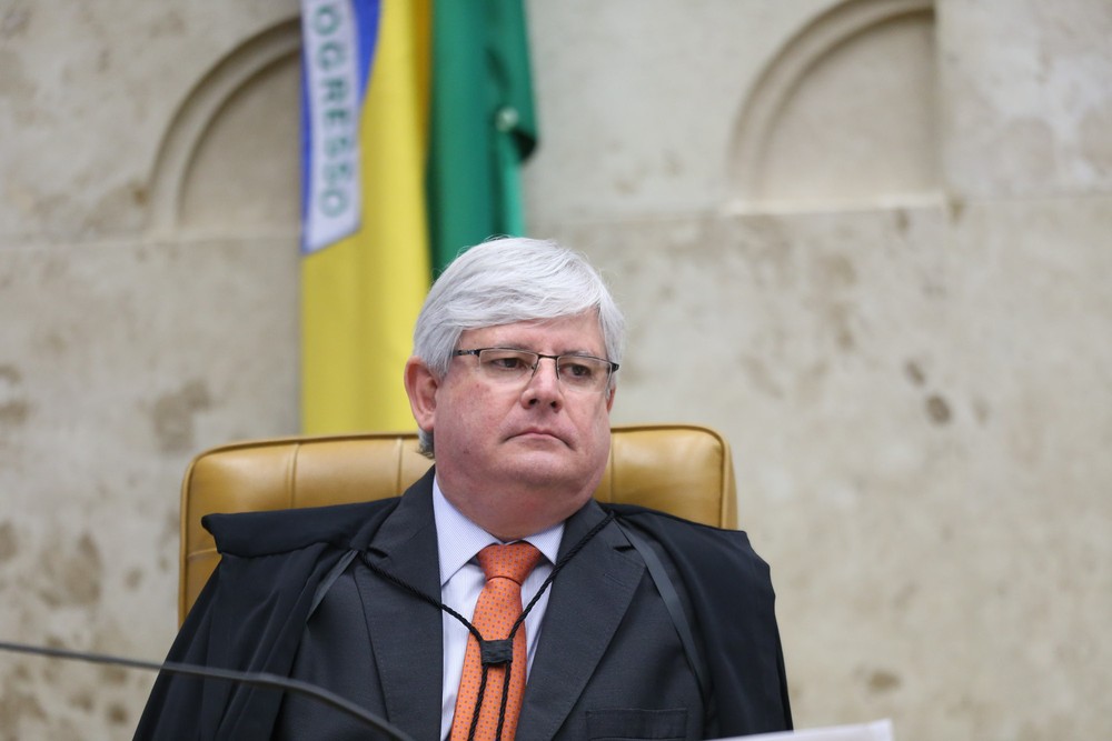 Janot deve enviar o pedido de abertura de 80 inquéritos contra políticos