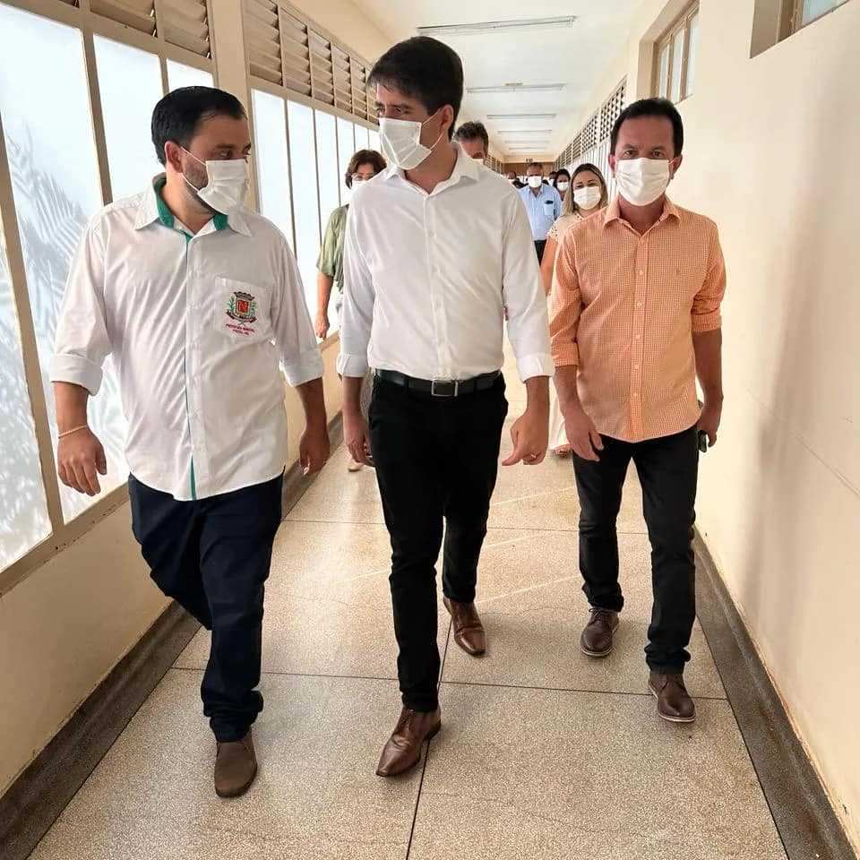 Secretário de Estado visita o Frei Gabriel e garante o funcionamento da UTI Pediátrica
