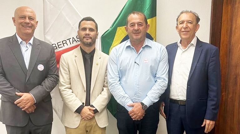 Prefeito Gauchinho se reúne com o senador Cleitinho em busca de investimentos para Pirajuba
