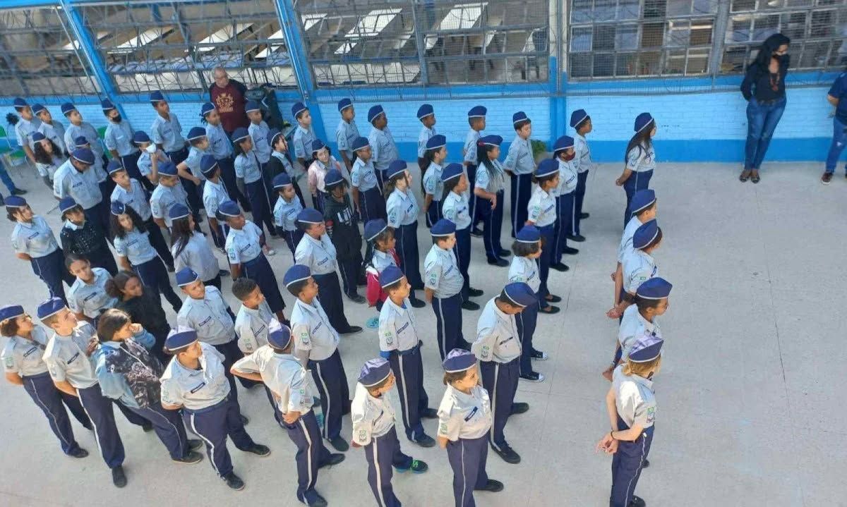 JUSTIÇA BARRA MODELO CÍVICO-MILITAR EM MINAS GERAIS