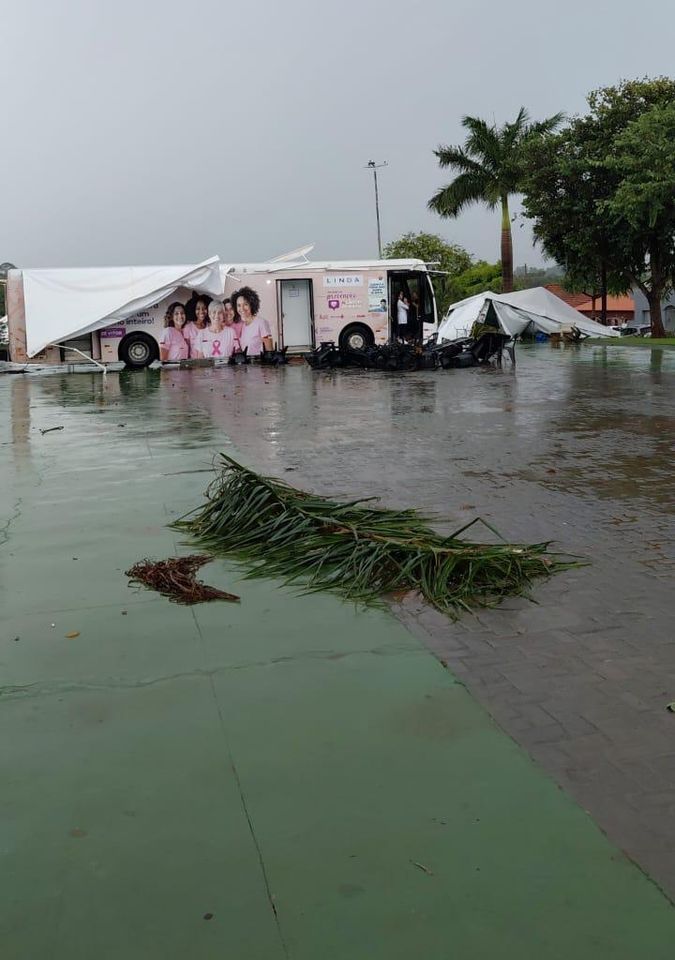 Chuvas fortes adiam atendimentos da carreta de prevenção ao câncer em Campo Florido