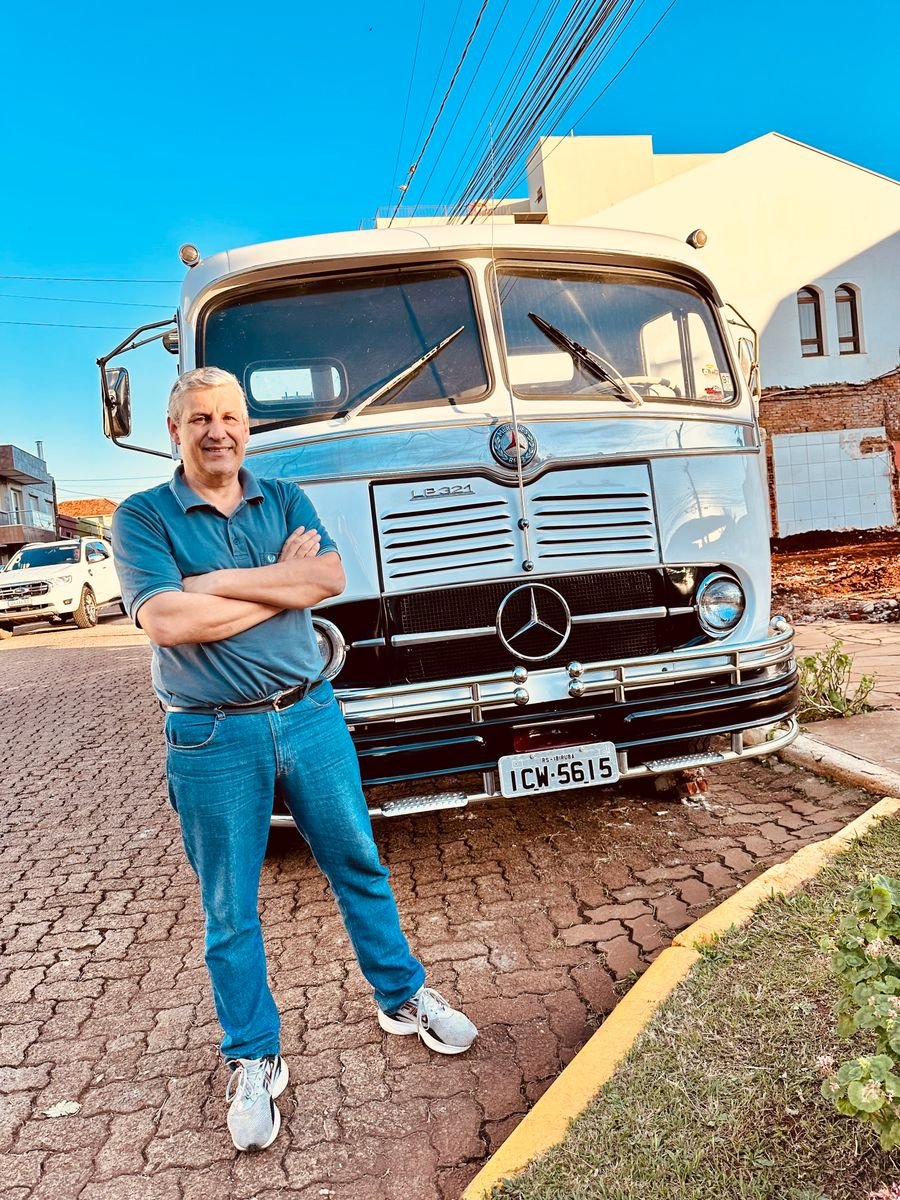 Vovô do Mercedão: Uma história de vida com mais de 60 anos nas estradas