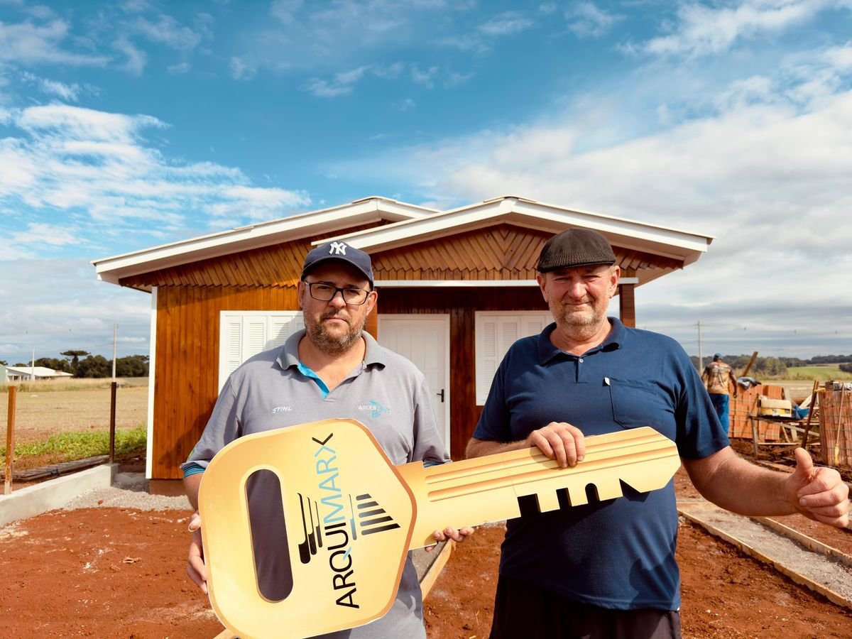 Arquimarx entrega casa nova para Davi Rückert, ganhador da promoção ''Meu Sonho Minha Casa''