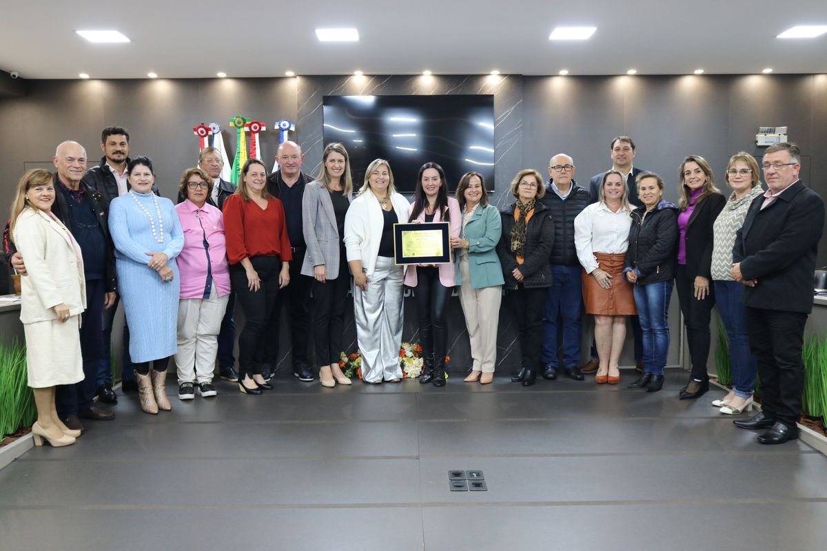 Lar do Idoso Aconchego recebe homenagem  pelos 20 anos de dedicação