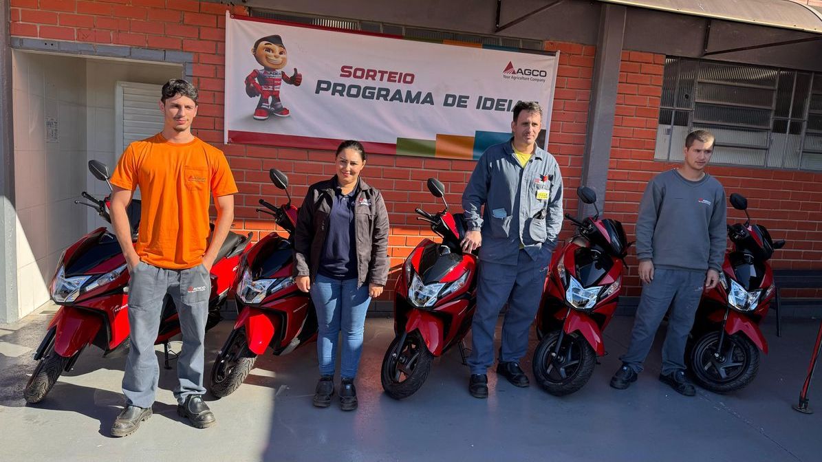 Cinco colaboradores da AGCO ganham motos 0km no sorteio do Programa de Ideias