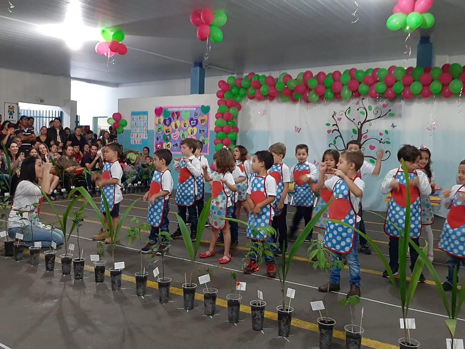 Festa da Família faz sucesso na Escola Municipal Professor Oswaldo Soler