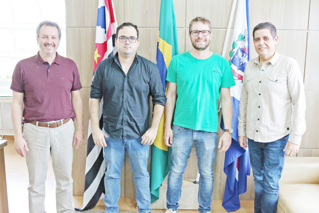 No aniversário da cidade, Jales inaugura programa que oferece internet gratuita