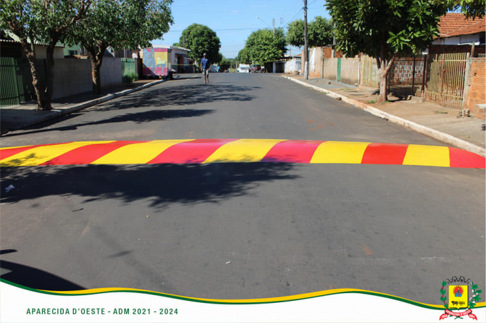 Aparecida D'Oeste: Prefeitura inicia pintura dos quebra-molas no município
