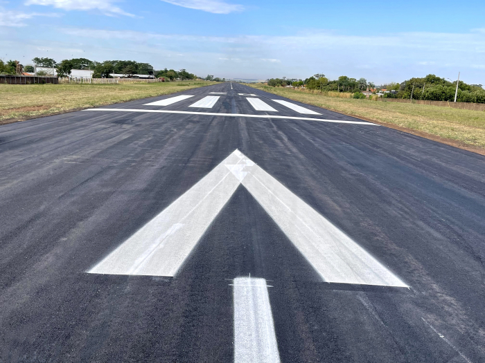 Prefeitura conclui reforma da pista do Aeroporto de Jales