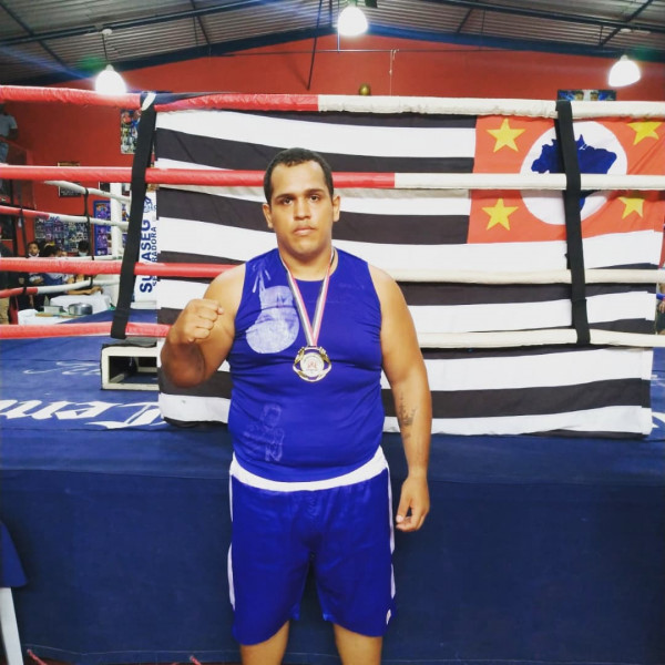 Fernandopolense ganha luta em 15 segundos e é campeão paulista