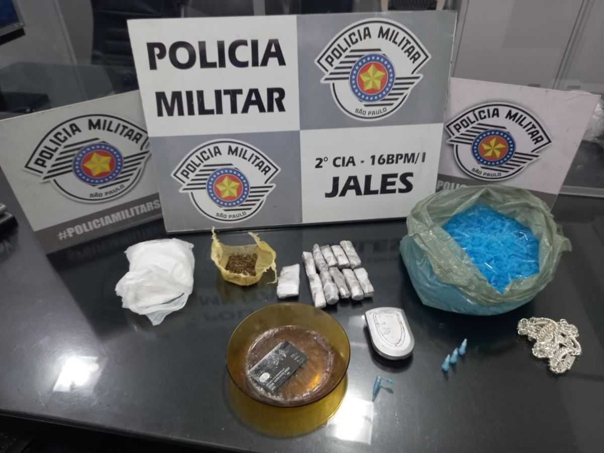Traficante é preso pela Polícia Militar com maconha e cocaína na região