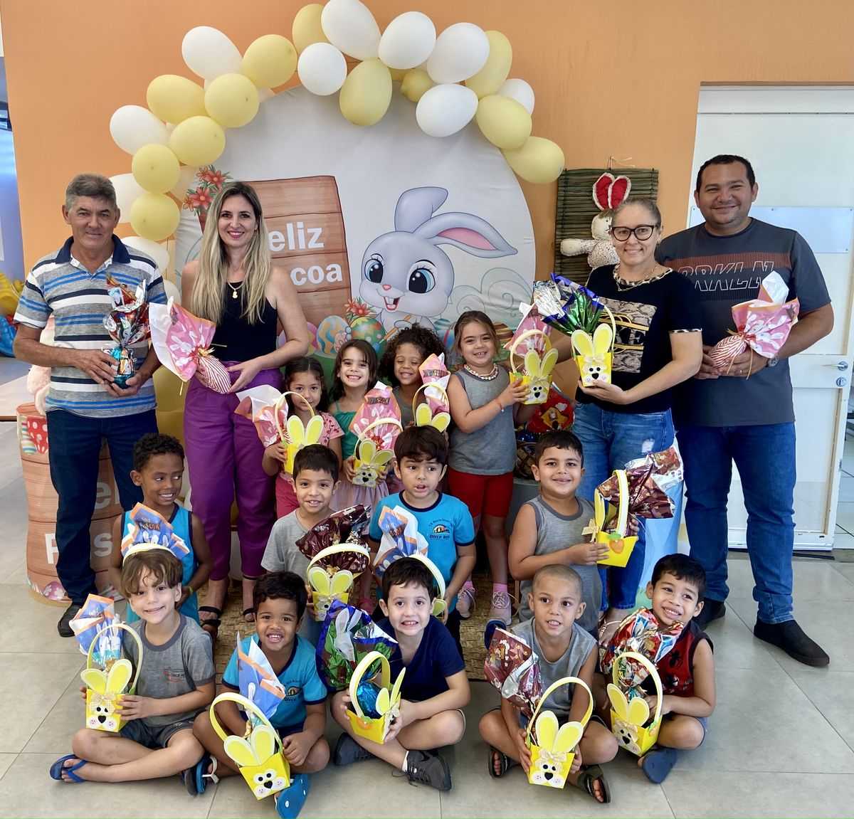 Prefeitura de Dirce Reis distribui 330 ovos de Páscoa para alunos do município