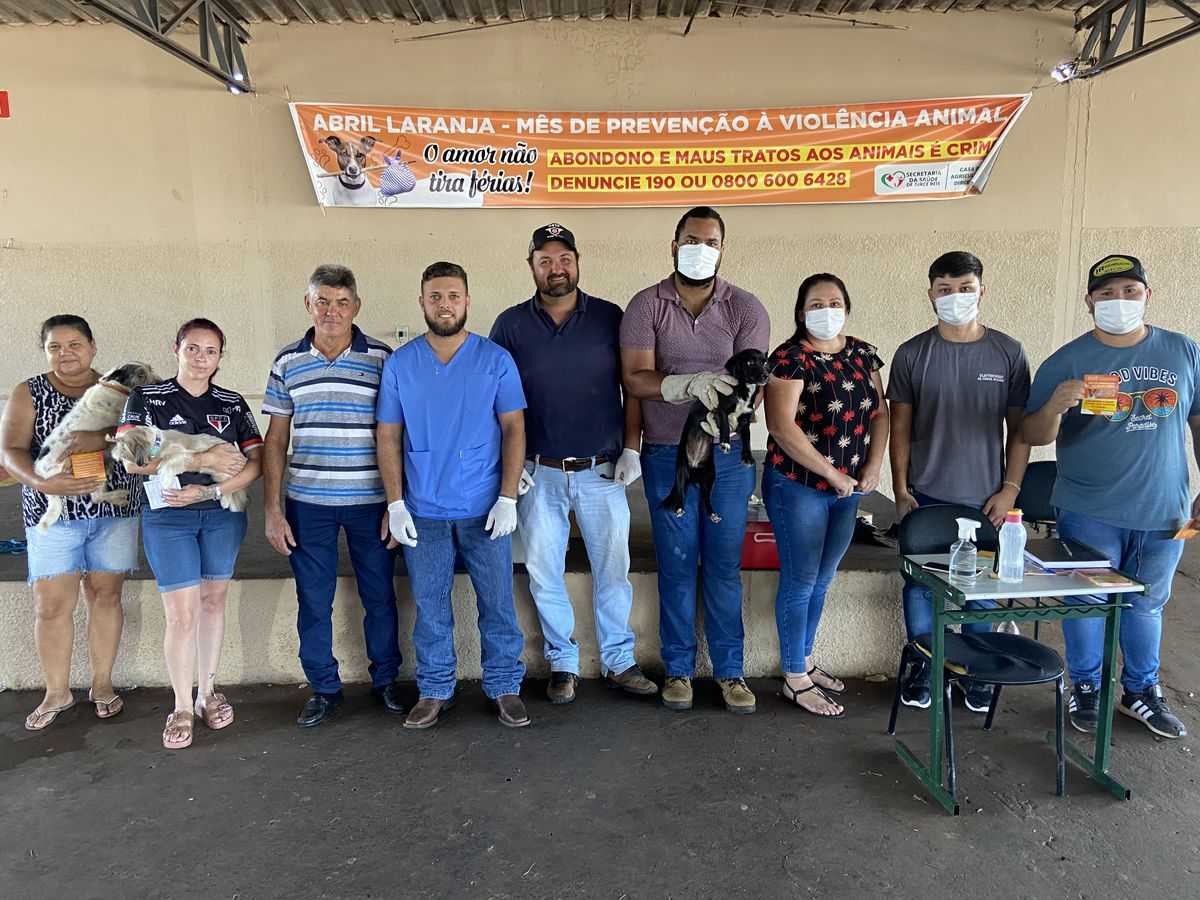 Vacinação Antirrábica imuniza 300 cães e gatos de Dirce Reis