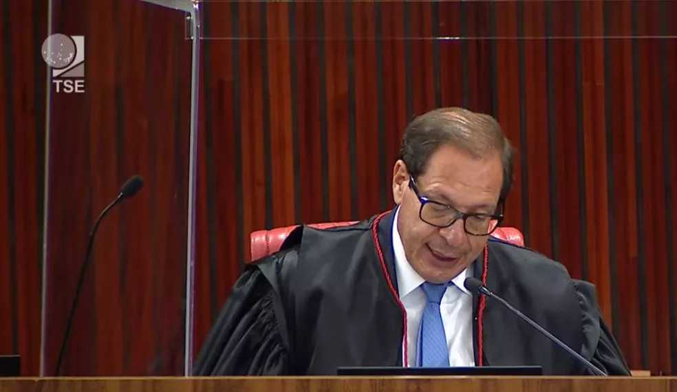 AGU pede punição de juiz que reproduziu notícia falsa sobre Lula relativizar furto de celulares